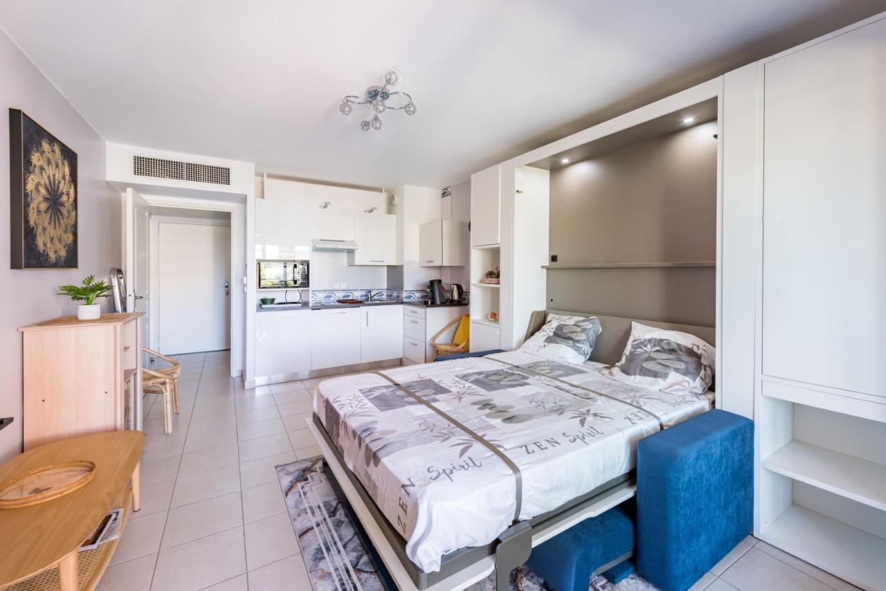 Beau Veranda A Deux Pas De La - Parking Inclus Juan-les-Pins
